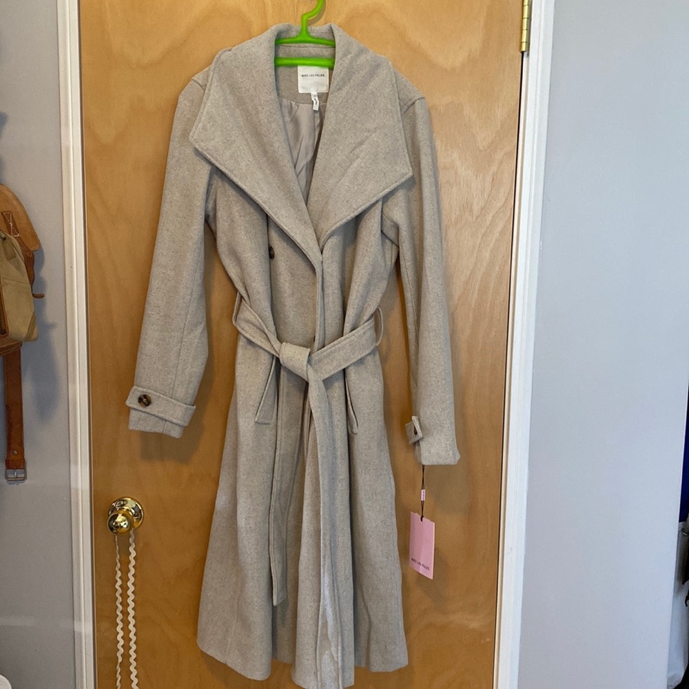 NWT- Fully Lined Gray/Tan Tailored Double Breasted Tie Waist Trench Coat, Sz. L.